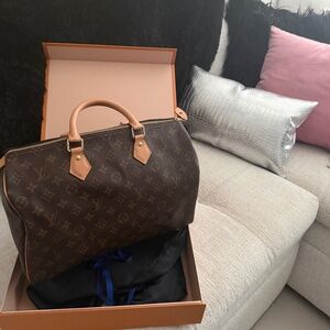 Luis Vuitton Speedy 35